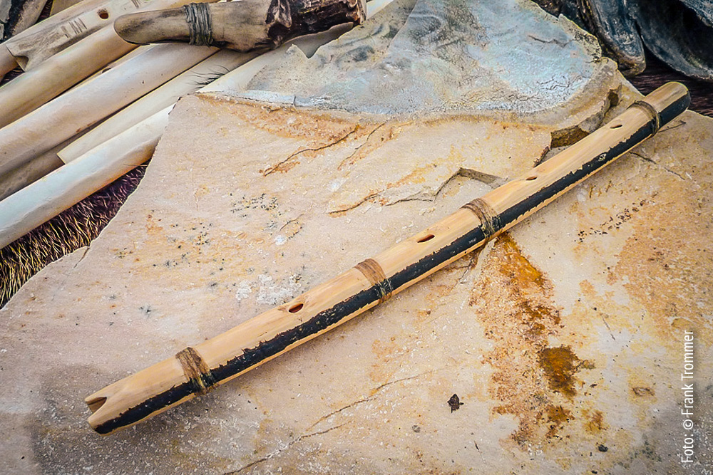 Flöte aus Elfenbein - Replik von Trommer Archaeotechnik